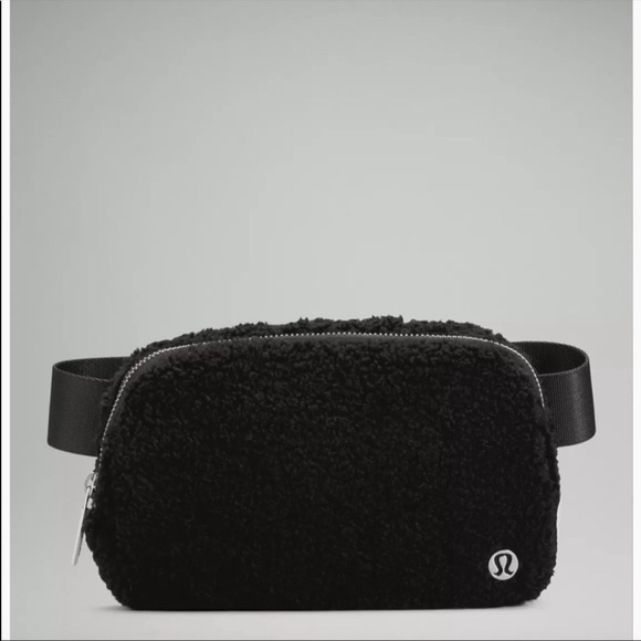 lululemon athletica Handbags - Lulu fleece bag worn once no flaws